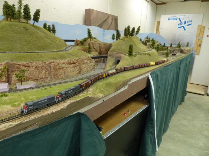 N scale-700x525.JPG